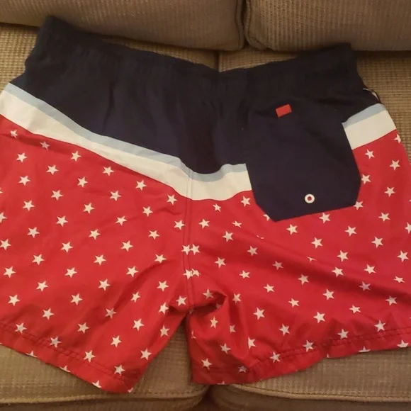 Men's Red Star-Patterned Swimsuit, size XL - Picture 6 of 7